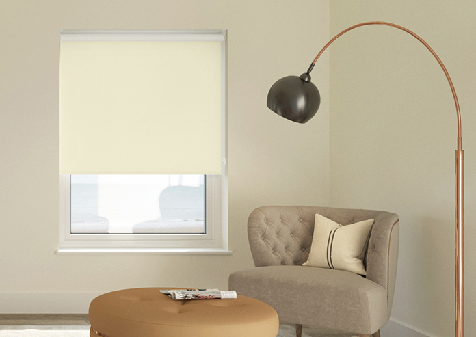 Lycia (FR Blackout), Soft Ivory - Roller Blind - Image 3